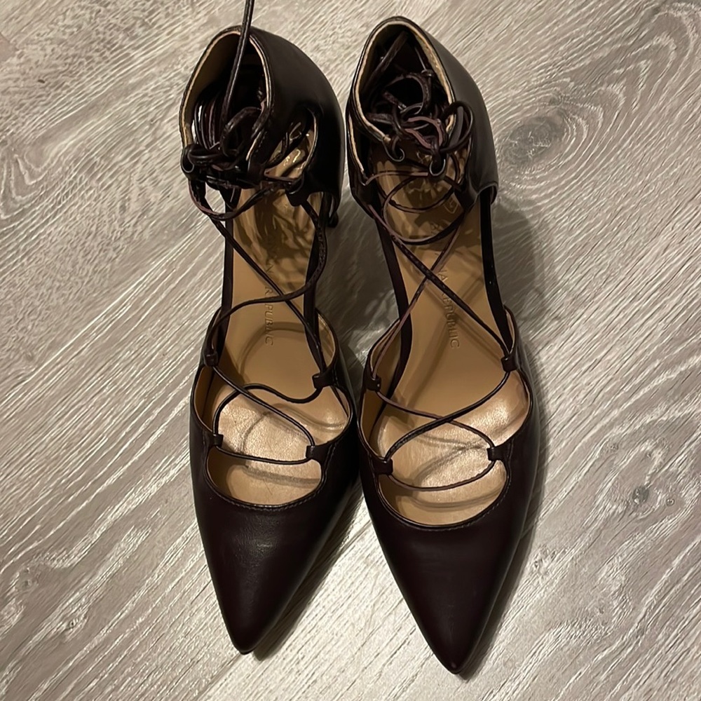 Banana Republic Hello Sole Mate Dark brown leather ankle tie high Heels Size 8M